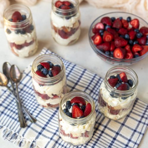 Keto Berry Cheesecake Trifle in Mason Jars (Low Carb, Gluten Free)