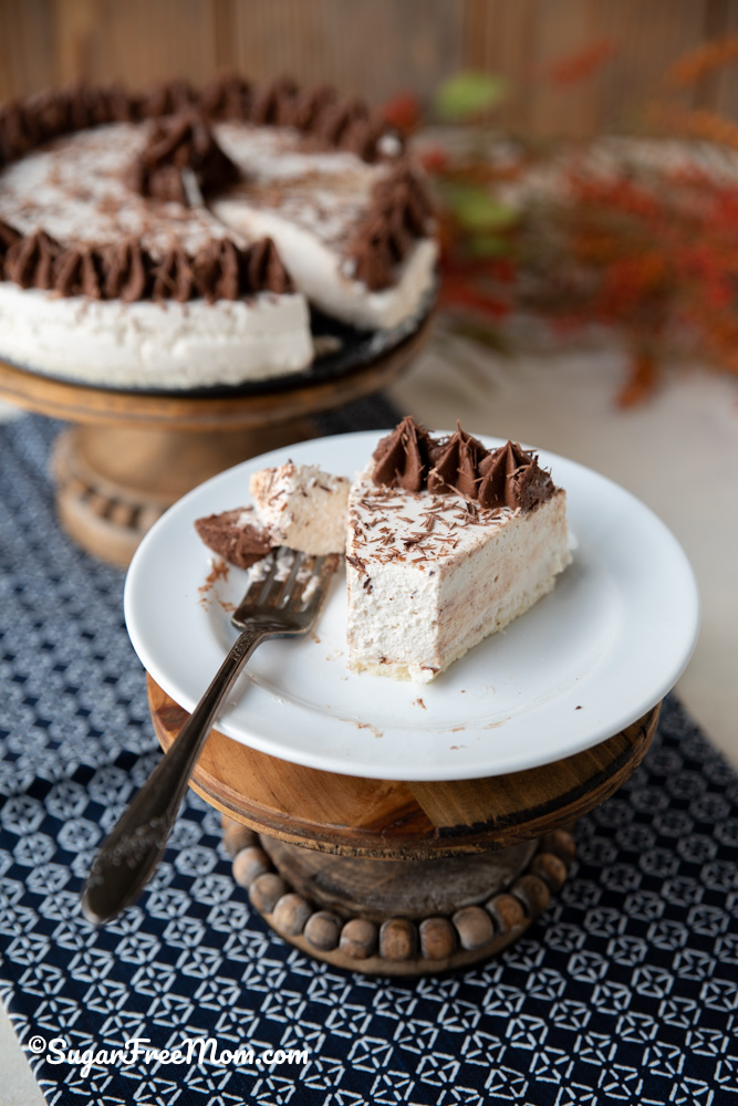 This sugar free keto cottage cheese cheesecake recipe uses simple ingredients, has an incredible creamy texture and just 3 total grams of carbs and 6 grams of protein per serving!