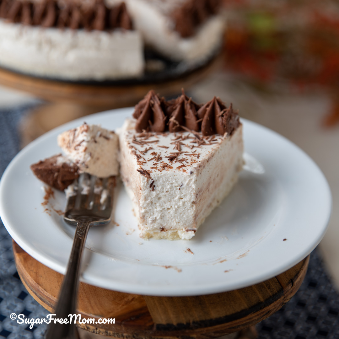 This sugar free keto cottage cheese cheesecake recipe uses simple ingredients, has an incredible creamy texture and just 3 total grams of carbs and 6 grams of protein per serving!